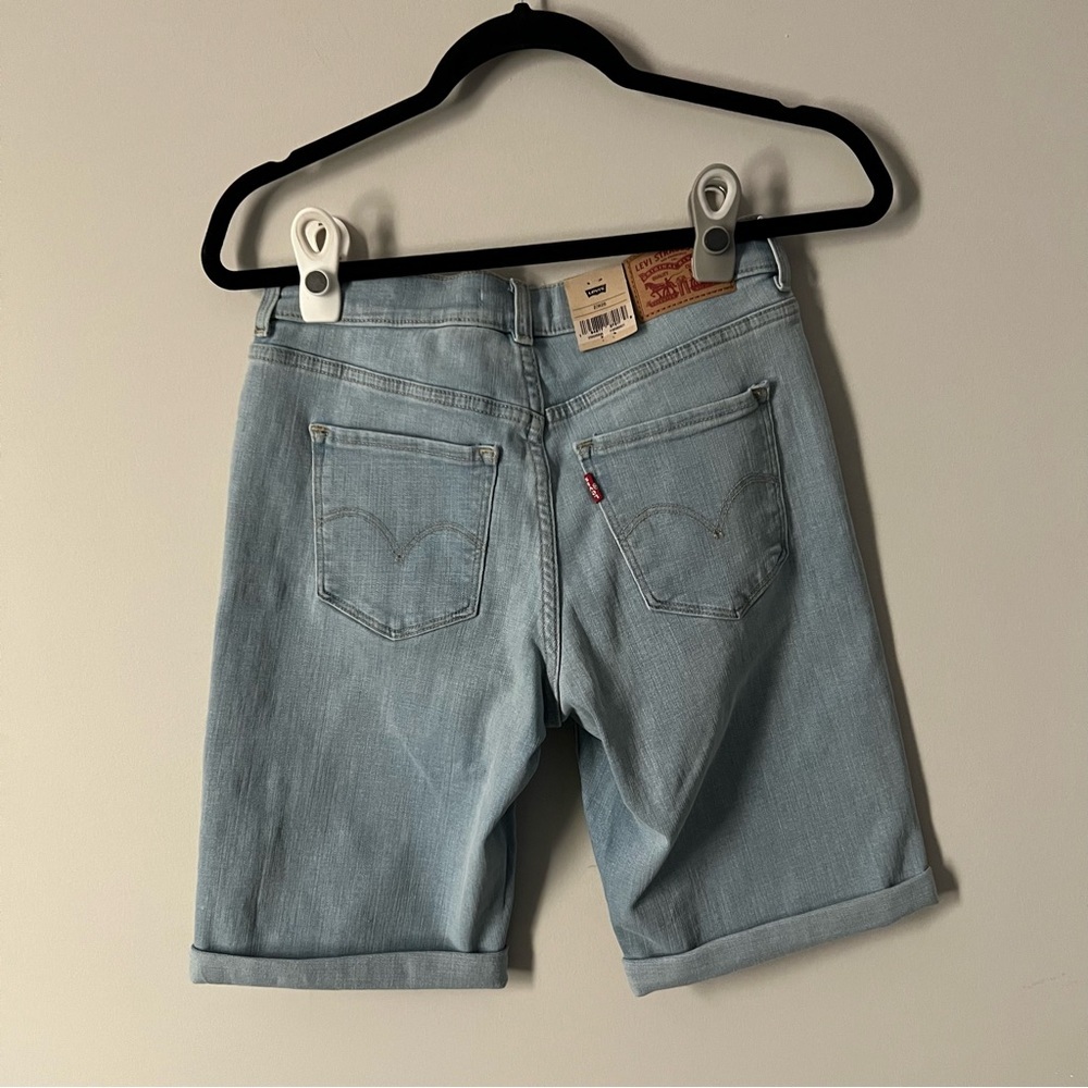 Levi’s Classic Bermuda Shorts in Slate Away - Picture 10 of 10